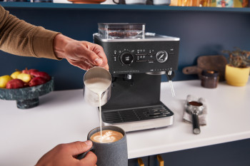 KitchenAid Semi Automatic Espresso Machine with Burr Grinder 5KES6551 image 10